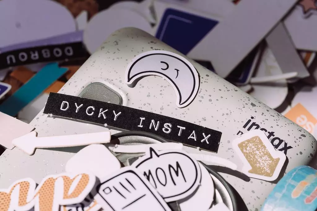 Aparat FujiFilm Instax mini LiPlay Czarny